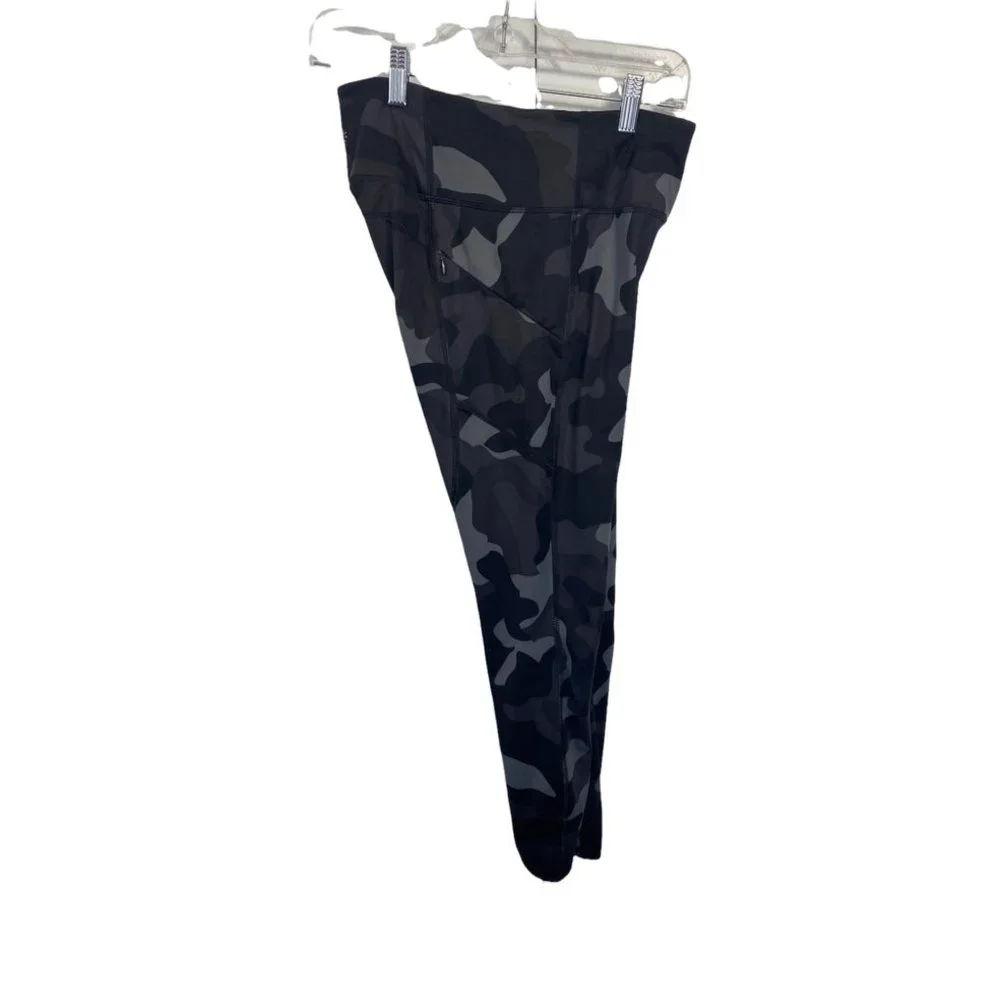 Athleta Camo Contender Leggings 7/8 Zip Pocket size S - Picture 7 of 13